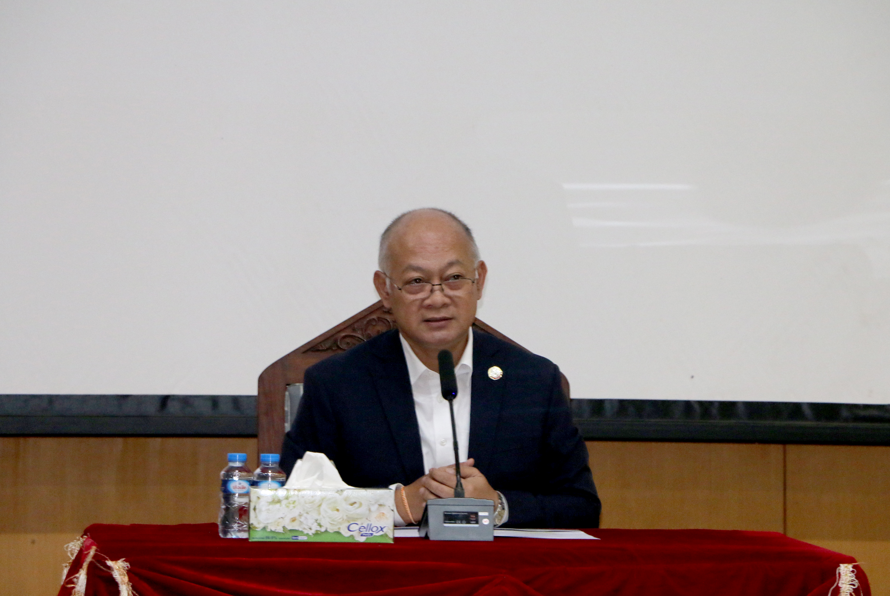 ສໍາເລັດກອງປະຊຸມປາຖະກະຖາ ສະເຫຼີມສະຫຼອງວັນໄປສະນີໂລກຄົບຮອບ 151 ປີ ທີ່ມະຫາວະທະຍາໄລແຫ່ງຊາດ