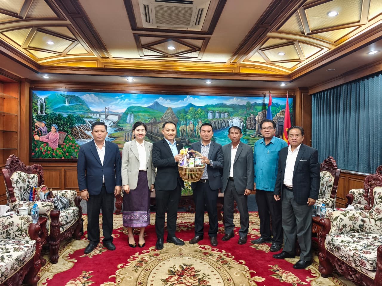 ກອງປະຊຸມຜັນຂະຫຍາຍວຽກງານການຫັນເປັນລັດດິຈິຕອນ ແລະ ຝຶກອົບຮົມລະບົບຫ້ອງການທັນສະໄໝ ແລະ ບໍລິການລັດດິຈິຕອນ