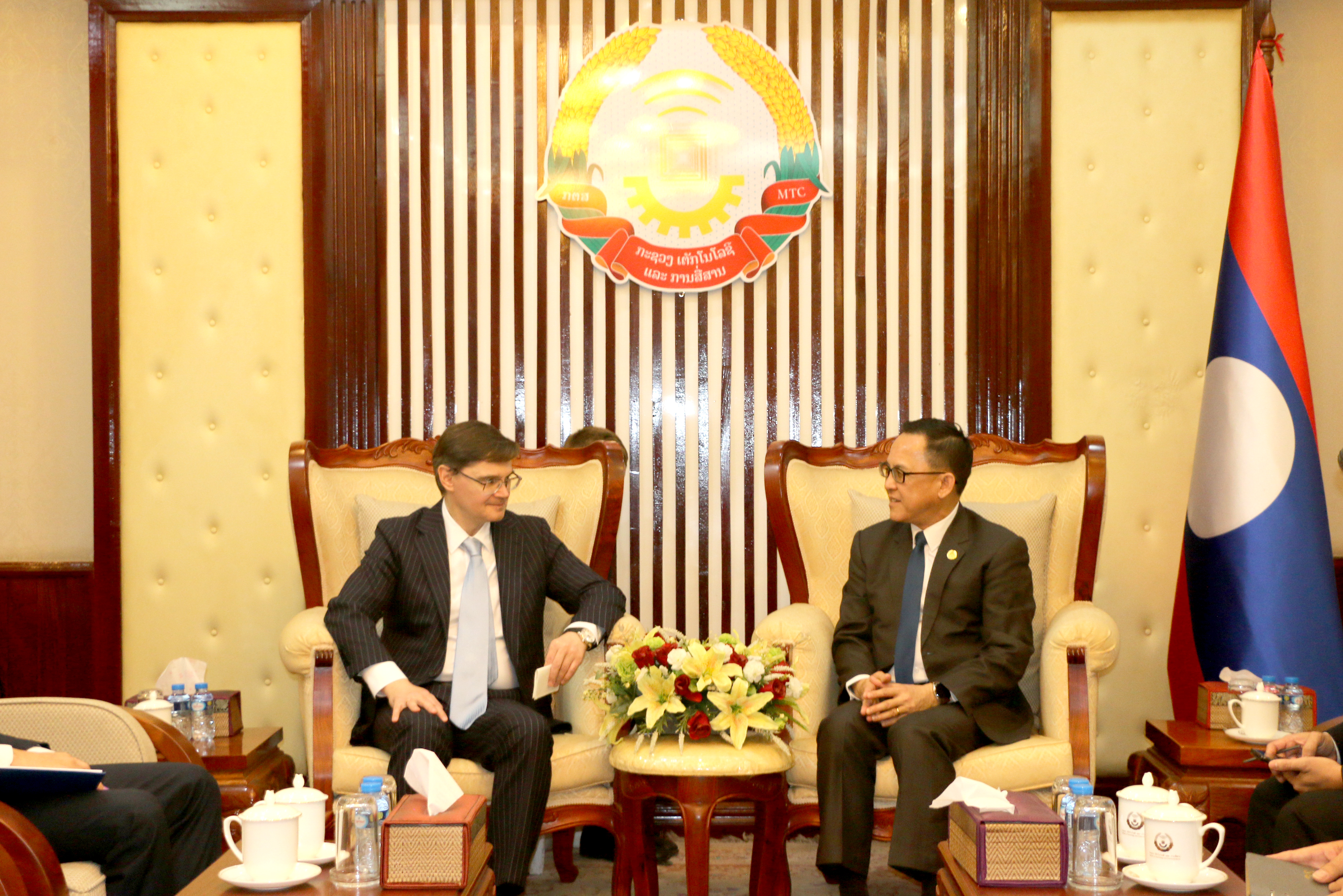 ລັດຖະມົນຕີ ກຕສ ຕ້ອນຮັບການເຂົ້າຢ້ຽມຂໍ່ານັບຂອງທ່ານທູດ ລັດເຊຍ